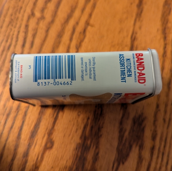 Vintage Band Aid Kitchen Assortment Adhesive Bandages Tin Box with Some Bandages - Picture 7 of 11